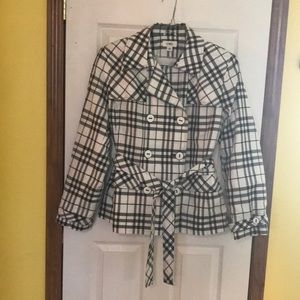 Stylish windbreaker or can be used as a light rain coat.